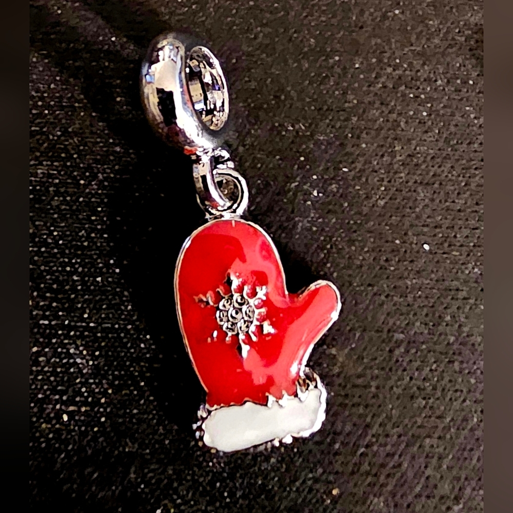 Santa Glove Europeon Style  Charm